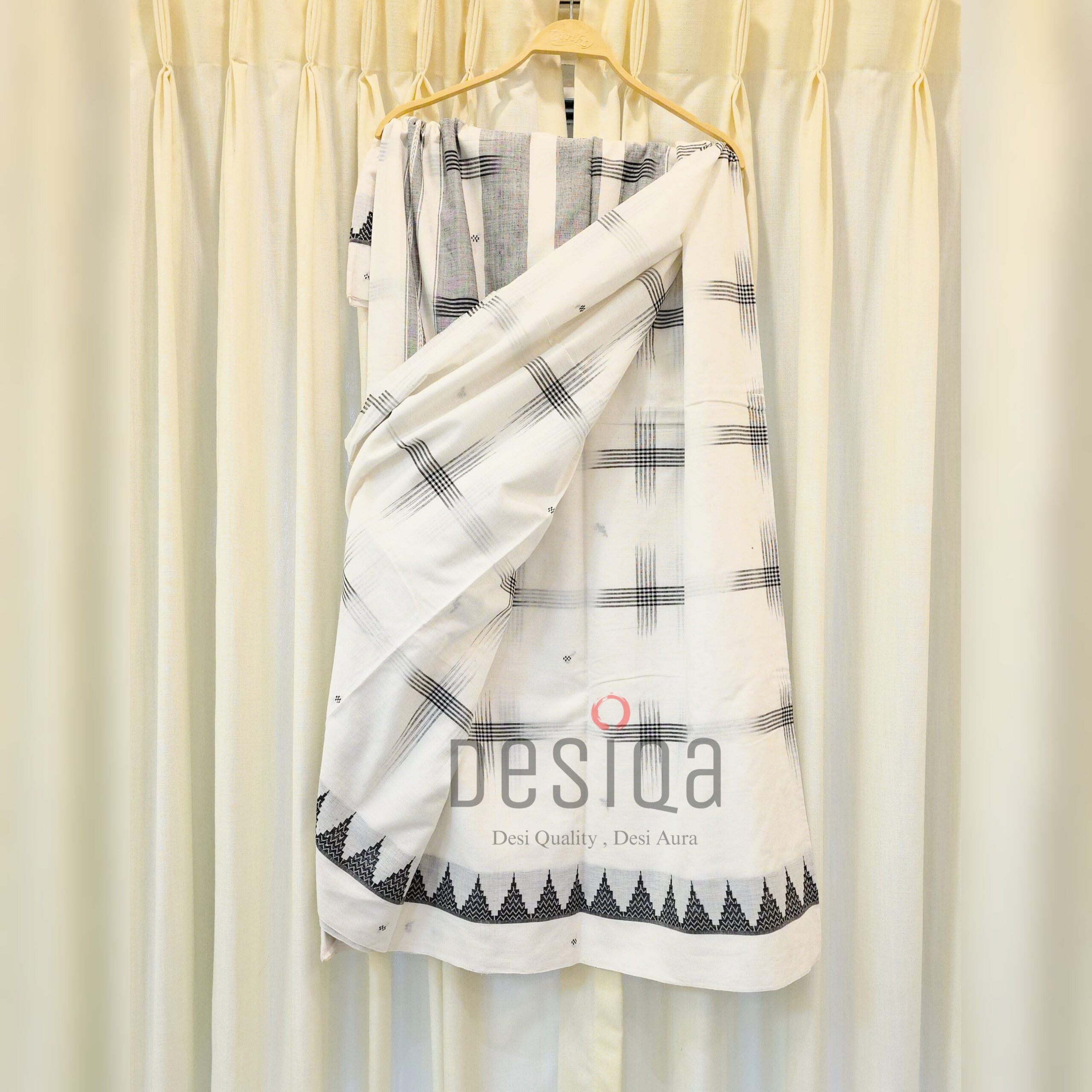 White & Black Colour Dhonekhali Handloom Saree - Image 4