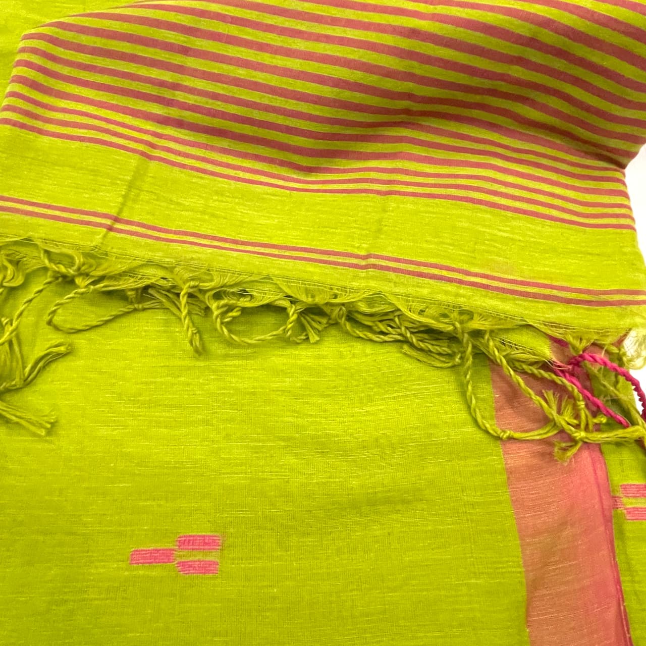 Green with Pink Border Mul Mul Cottton Handloom Saree - Image 8