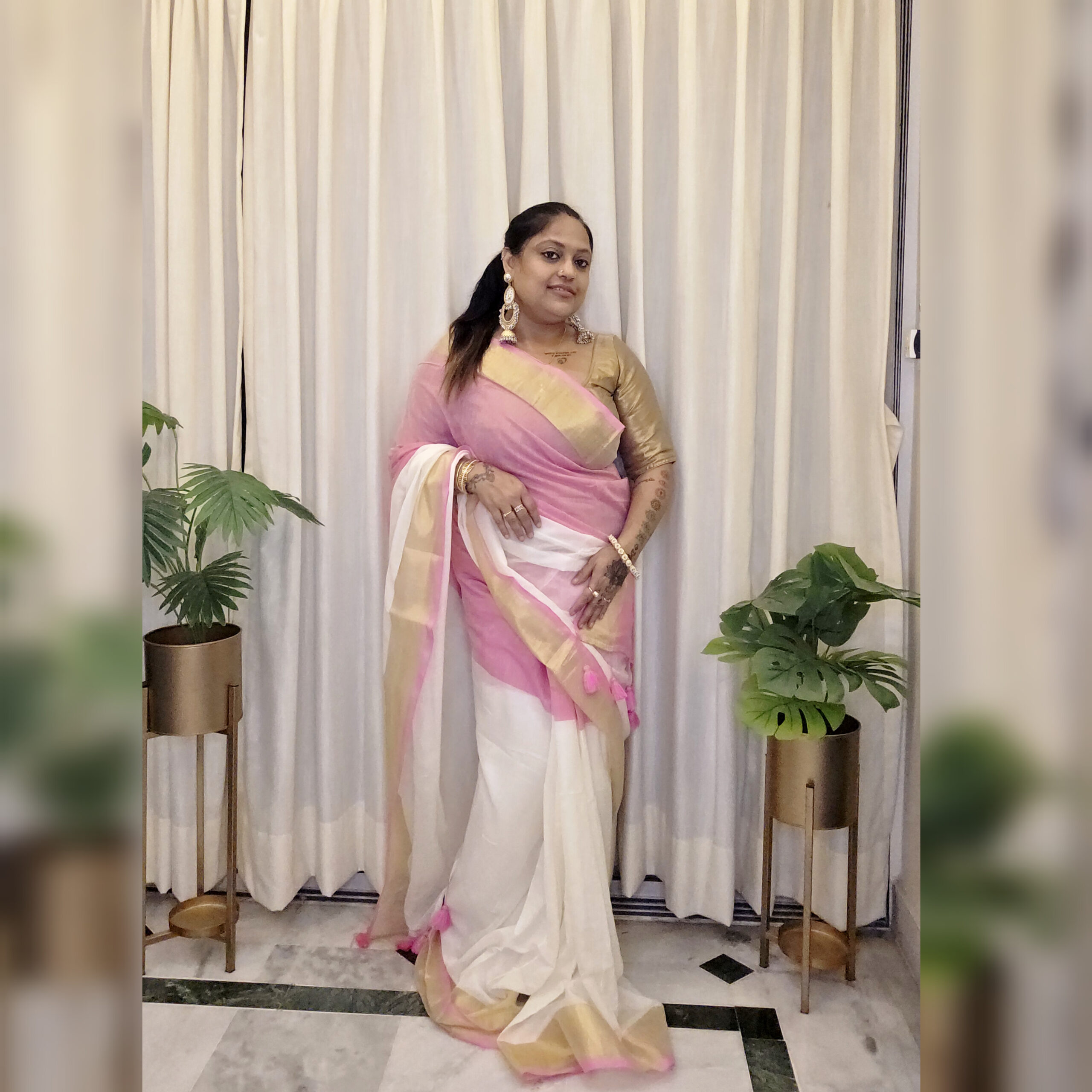 Pink & Cream Colour Golden Border Mul Mul Cotton Handloom Saree